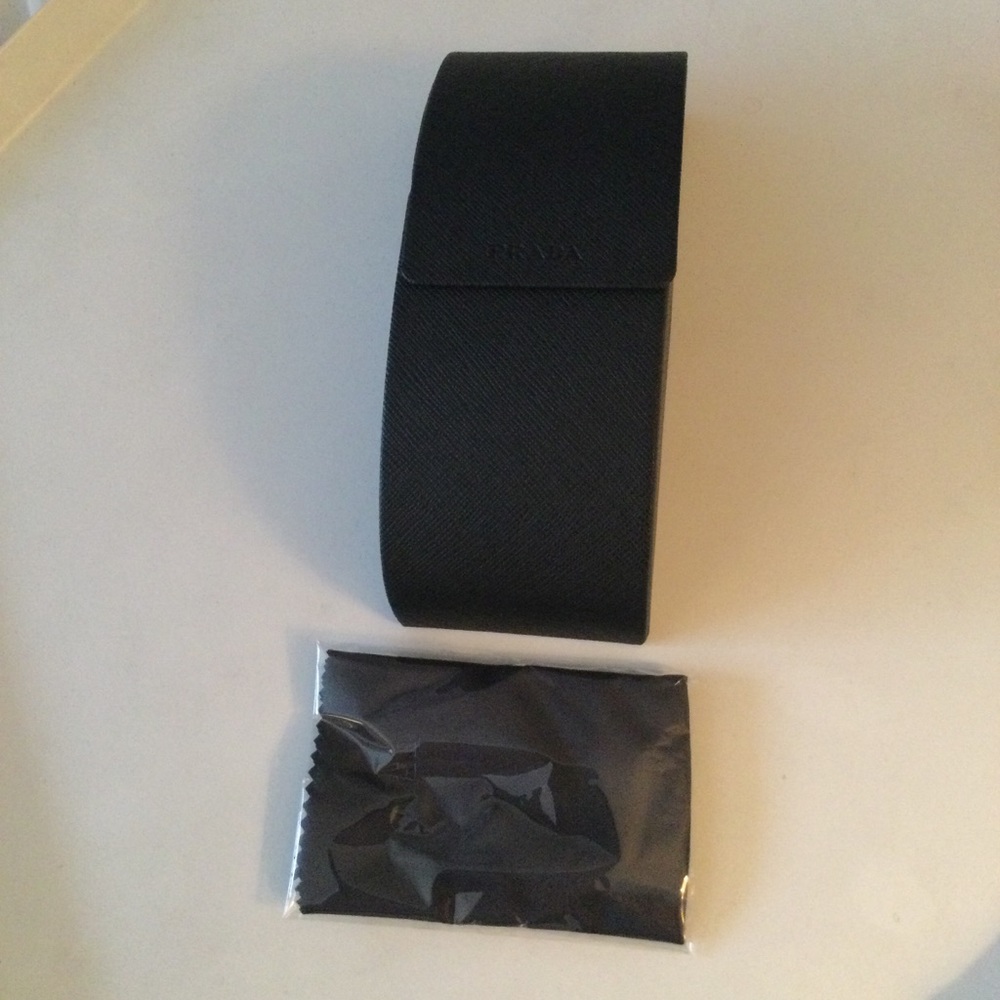 PRADA BLACK SUNGLASSES CASE MAGNETIC CLOSE WITH CLEANING CLOTH NEW